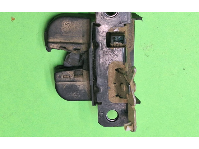 Zámek zadních dveří Volkswagen Caddy 2013