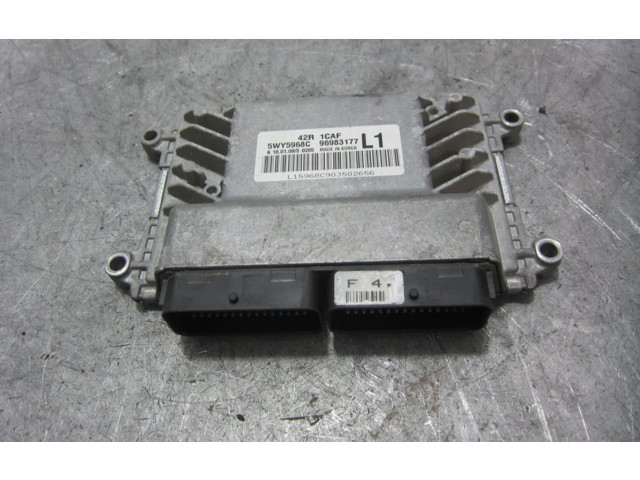Блок управления двигателем Блок управления 96983177 Chevrolet Astra