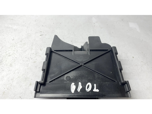 Крышка блока предохранителей 5Q0927165F Audi Q3 F3