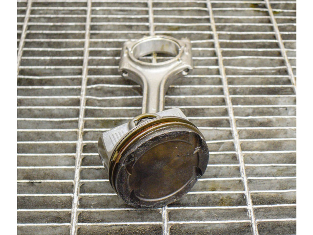 Поршень 31401957, 30750664 Volvo XC40 для бензинового двигателя 2.0