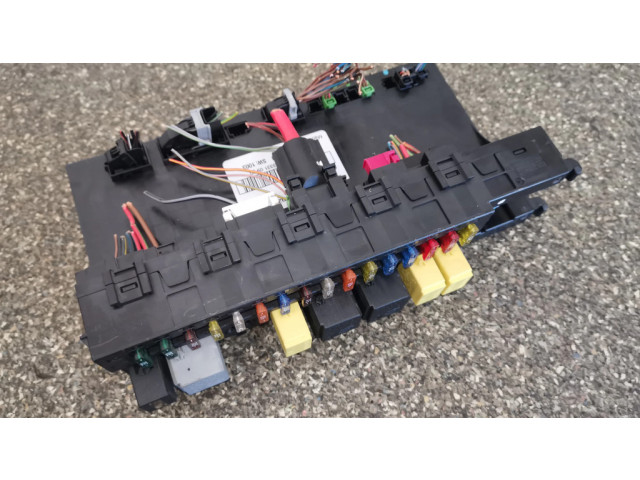 Блок предохранителей 2115452101 Mercedes-Benz E W211