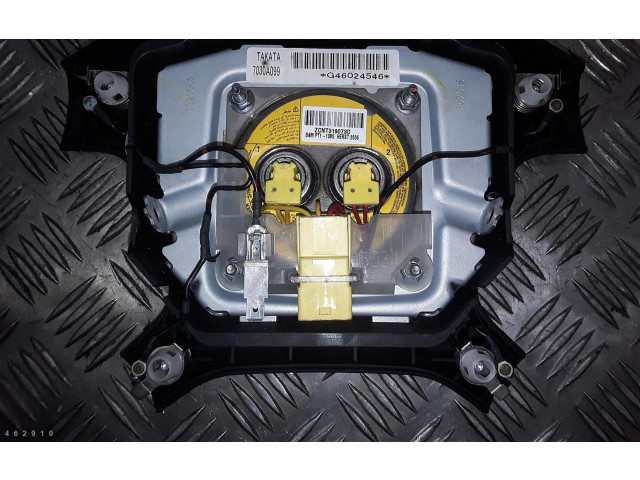 Подушка безопасности водителя 7030a099 Mitsubishi Pajero