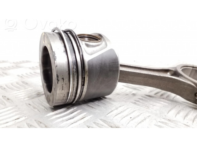 Píst 03LG, CAH Audi A4 S4 B8 8K pro naftový motor 2.0 CAHA