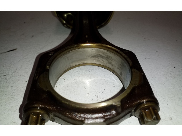  Поршень с шатуном  82L175  Volvo XC60  