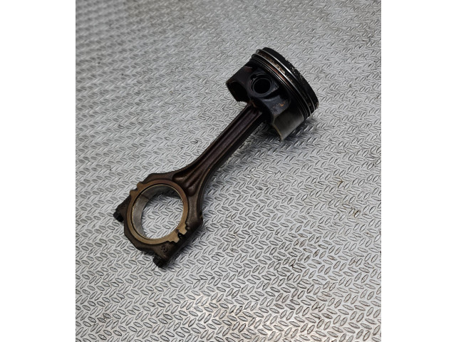  Поршень с шатуном    Audi A3 S3 8P  