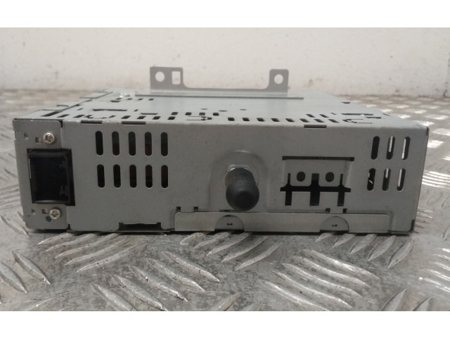 Радио/ проигрыватель CD/DVD / навигация