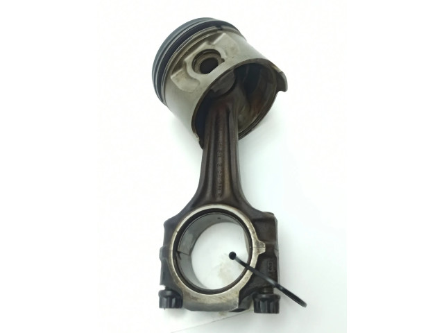 Píst 11004 Mercedes-Benz S W116 pro benzínový motor 2.8