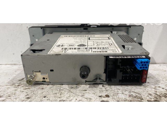 Радио/ проигрыватель CD/DVD / навигация    Alfa Romeo Giulietta