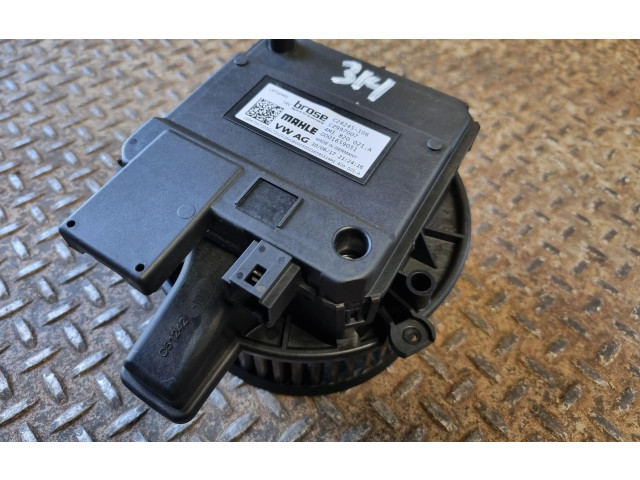 Вентилятор печки 4M1820021A Audi Q5 SQ5