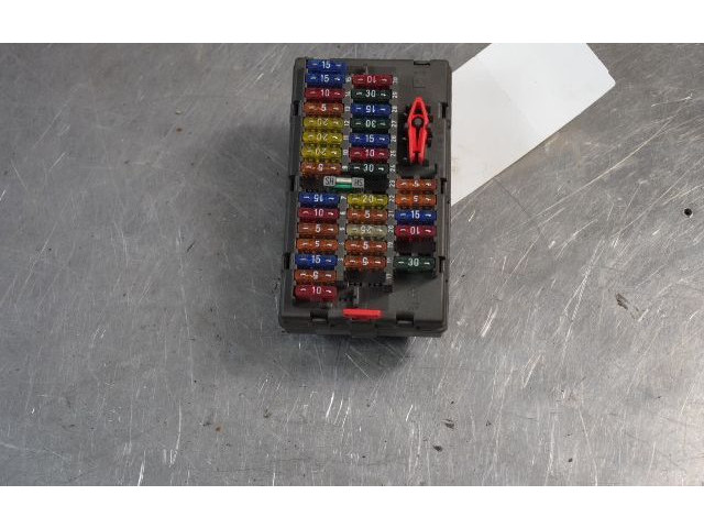   Pojistková skříňka 9568205480   Citroen Berlingo 1999