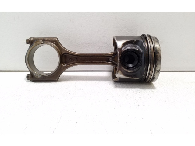  Поршень с шатуном  82L175  Volvo XC60  