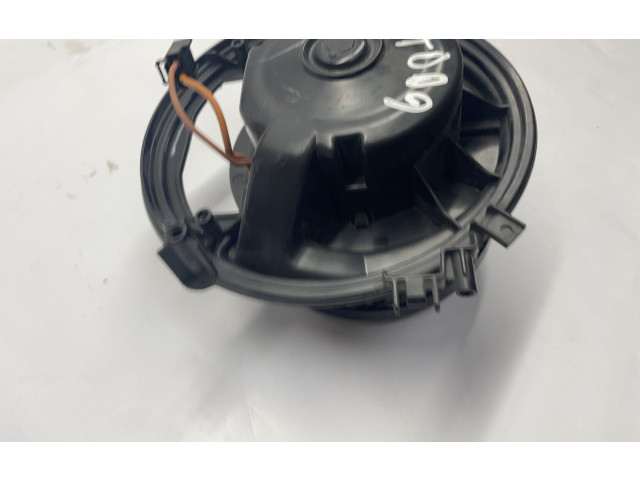 Вентилятор печки    5Q1819021   Volkswagen Jetta VII