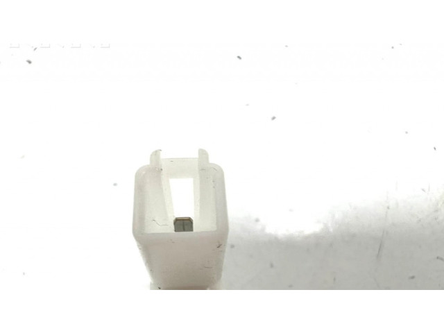 Передний датчик открытия / закрытия двери (крыло)