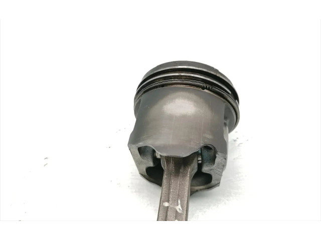  Поршень с шатуном    Nissan X-Trail T30  