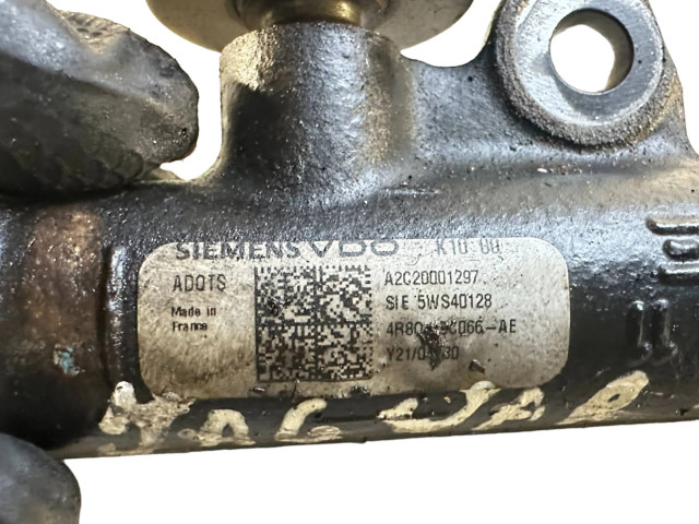 Топливная рампа 4R8Q1K066AE, 5WS40128 Jaguar S-Type 2.7