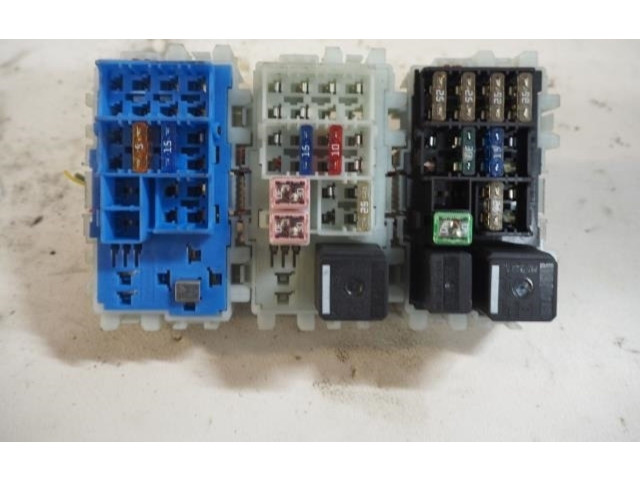 Блок предохранителей  30765336   Volvo V70    