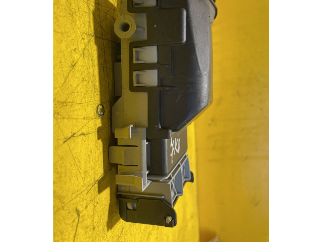 Блок предохранителей 13222786   Chevrolet Orlando    