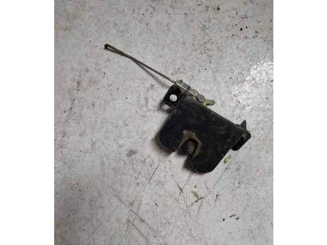 Замок багажника     Volkswagen Caddy 2011 - 2016 года