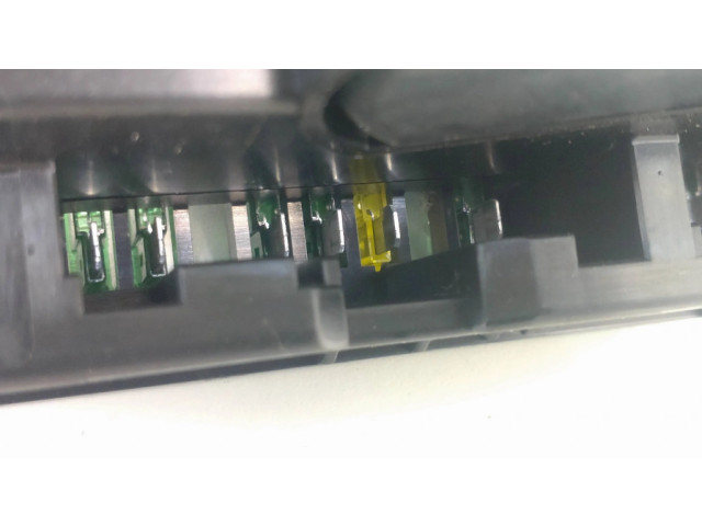 Pojistková skříňka 6957330, 61146957330 BMW 5 E60 E61 2008