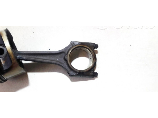 Поршень с шатуном Opel Vectra A для бензинового двигателя 1.6