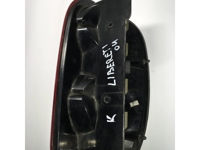 Задний фонарь левый сзади 55157063 Jeep Liberty