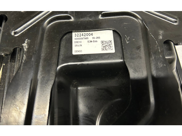 Блок управления двигателя 32242004   Volvo XC90