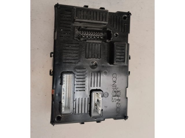 Pojistková skříňka Řídící jednotka BSM 284B2EM01E Nissan Micra C+C 2010