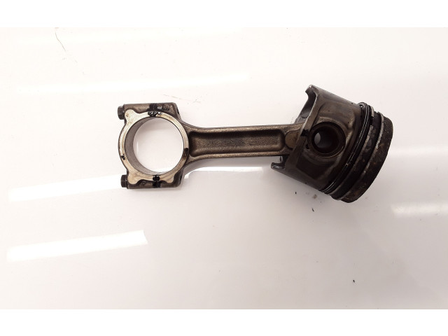 Поршень с шатуном K9KE892 Dacia Sandero для дизельного двигателя 1.5