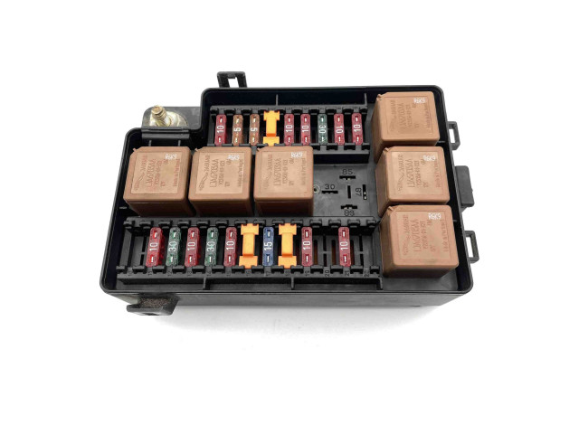 Блок предохранителей LJB2822AB Jaguar XK8 - XKR