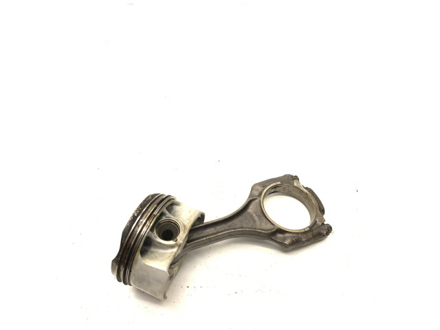 Píst 7647339   BMW 7 F01 F02 F03 F04  pro benzínový motor 4.4 N63 B44 B 