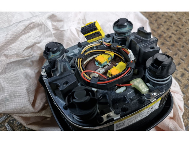 Подушка безопасности водителя 32214988, P032214988   Volvo XC40