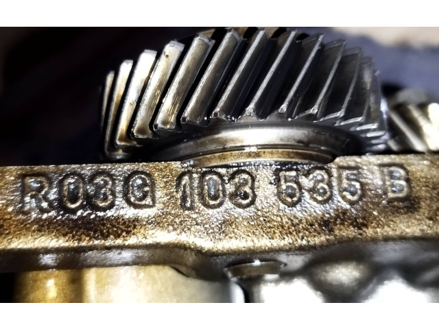 Масляный насос  CAGB 03G103537B  Audi A6 S6 C6 4F 