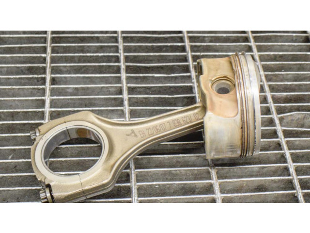 Píst 7838623, 7840918 BMW 5 E60 E61 pro benzínový motor 5.0 S85 B50 A