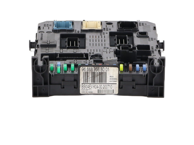 Pojistková skříňka 657064 Peugeot 3008 2010