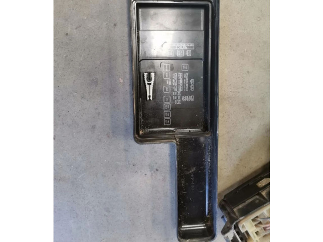   Pojistková skříňka    Toyota Carina T190 