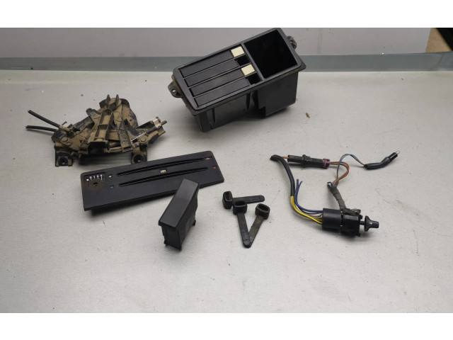 Блок управления климат-контролем 811819045A, 811819075F   Audi 80 90 B2