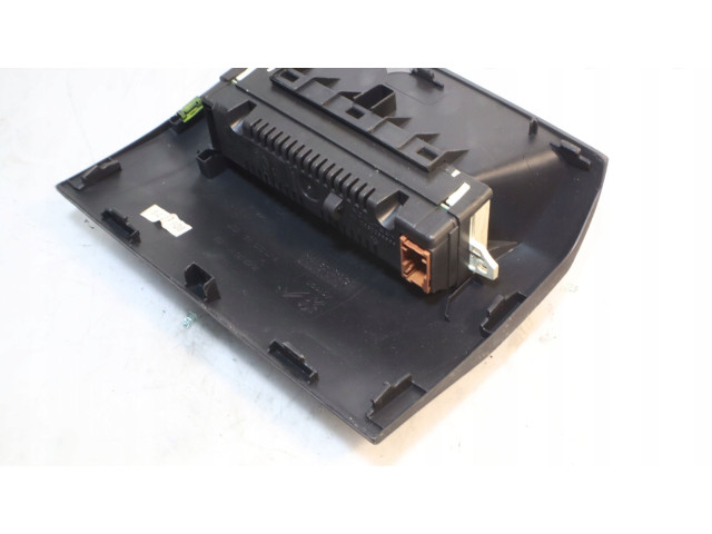 Дисплей       Peugeot Partner