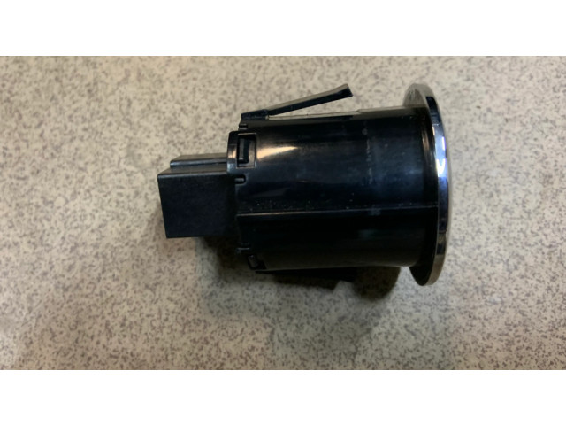 Включатель зажигания и стартера