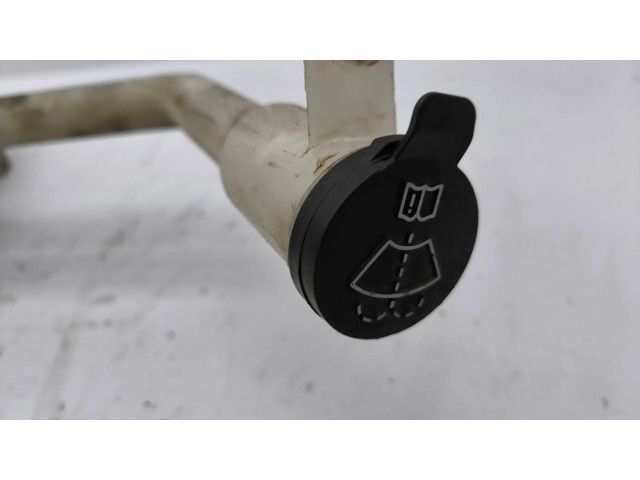 Бачок оконной жидкости    