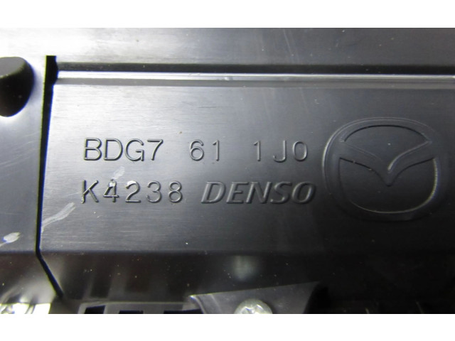 Дисплей    BDG7611J0   Mazda 3 II