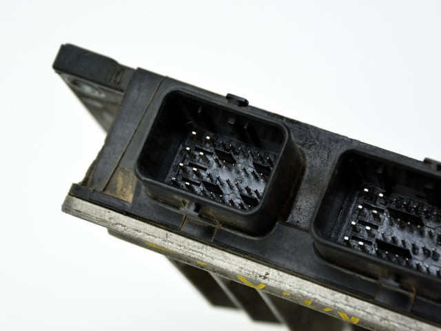 Комплект блоков управления 8200513113, 8200593576 Dacia Logan I