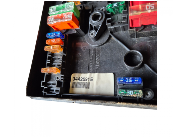 Блок предохранителей 1718130, 3442591E Volkswagen Jetta V