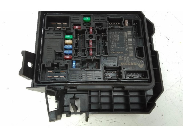 Блок предохранителей 284B71965R   Dacia Sandero    