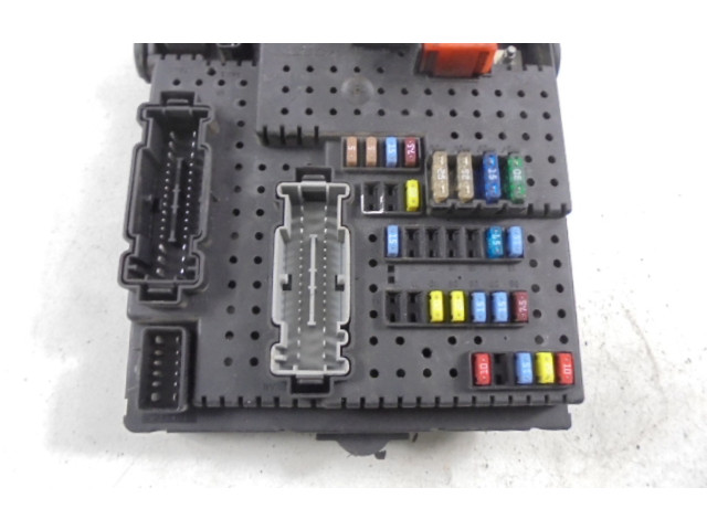 Блок предохранителей  8676391, 8676391   Volvo V70    