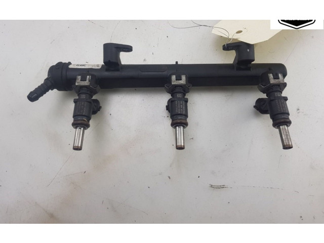 Топливная рампа 04E906031L, 04C133313AH Skoda Fabia Mk3 (NJ) для двигателя CHYB