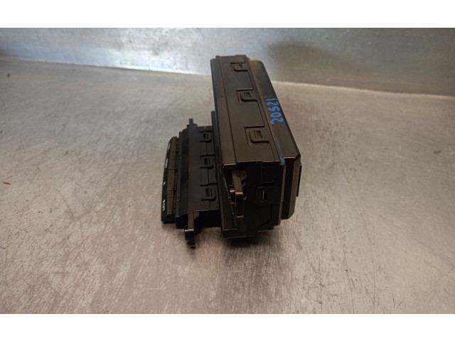 Дисплей    957101H100   KIA Ceed