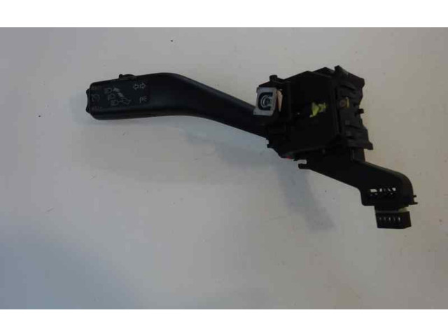 Ручка поворотов/ фонарей 1K0953513F Skoda Octavia Mk2 (1Z)