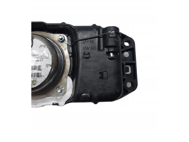 Подушка безопасности водителя    Skoda Octavia Mk4