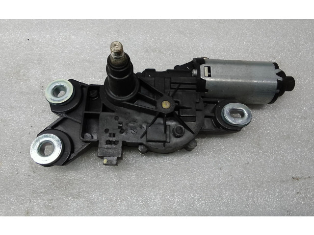 Моторчик заднего дворника 30663891, 31290787    Volvo V70