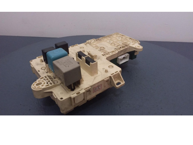 Блок предохранителей  89221-53030, 89221-53030   Lexus IS 200-300    